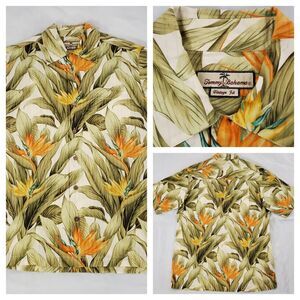 Tommy Bahama Vintage Fit Hawaiian Shirt Mens M Oversize Fits L/XL Button Up